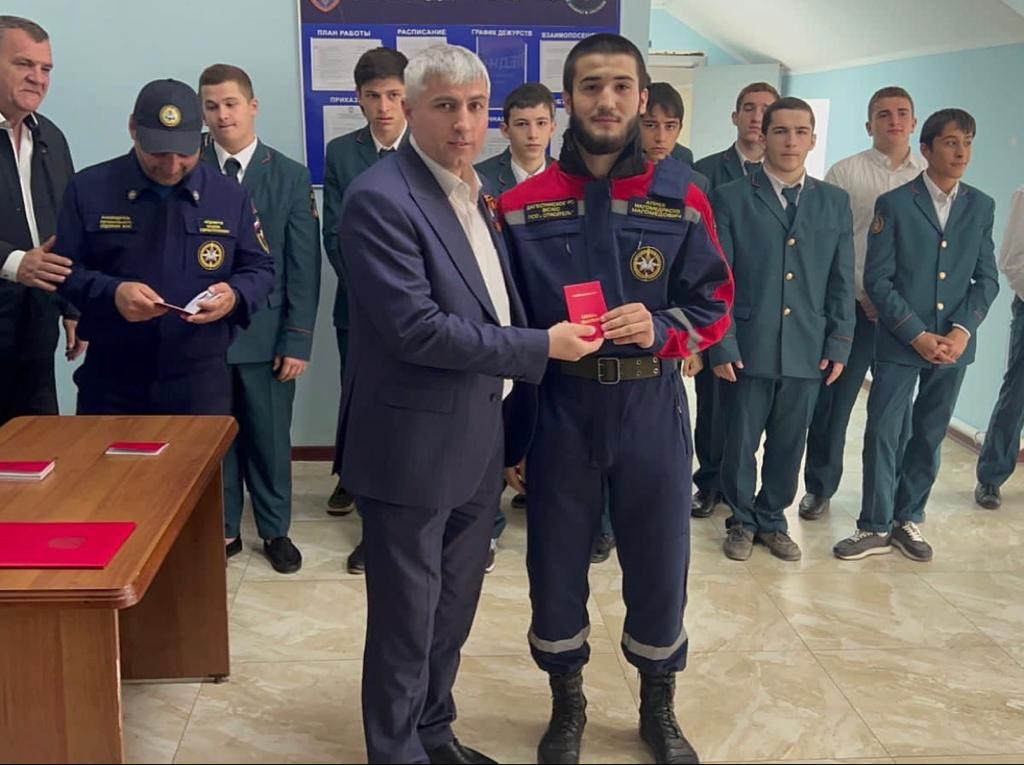 Торжественное вручение «Книжек спасателя»